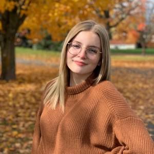 Meet your Posher, Lorie